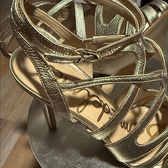 PRE-OWNED Sam Edelman Elegant Gold Strappy Sandals - Picture 14 of 15